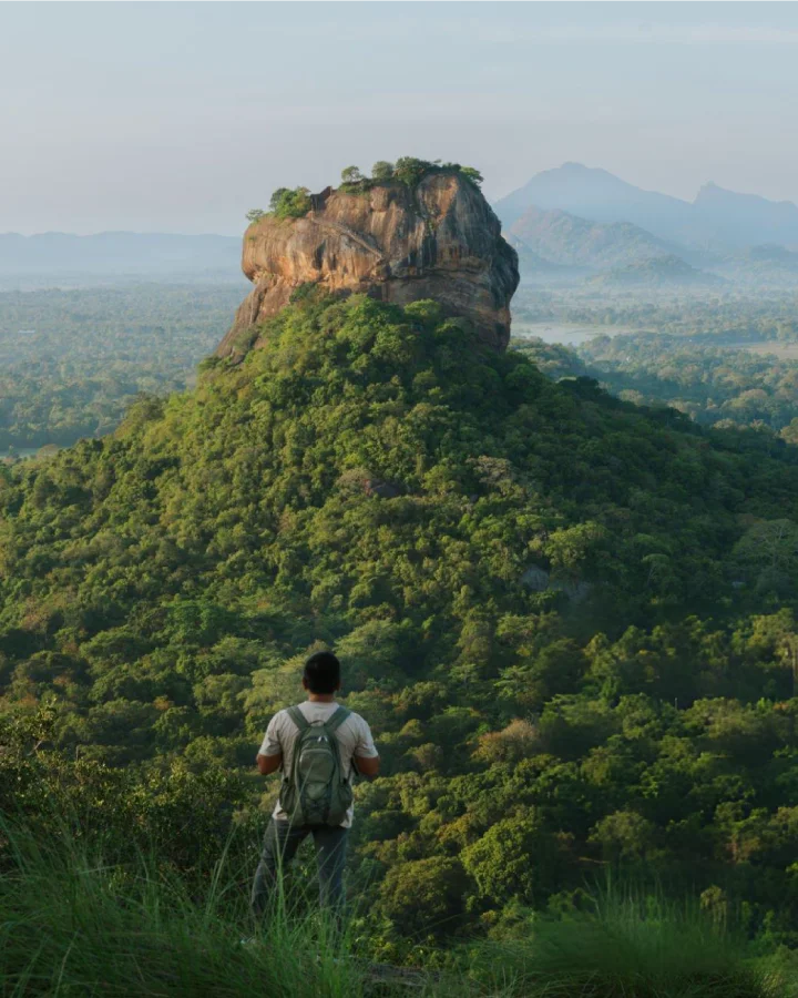traveler-enjoying-the-sunrise-overlooking-the-sigiriya