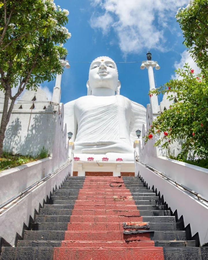 Bahiravokanda Viharaya Buddha statue overlooking the city of Kandy